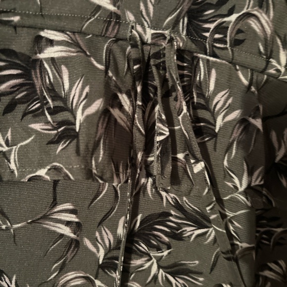 Soft Surroundings Green Floral Sleeveless blouse
& Style & Co Green Jacket - Picture 8 of 11